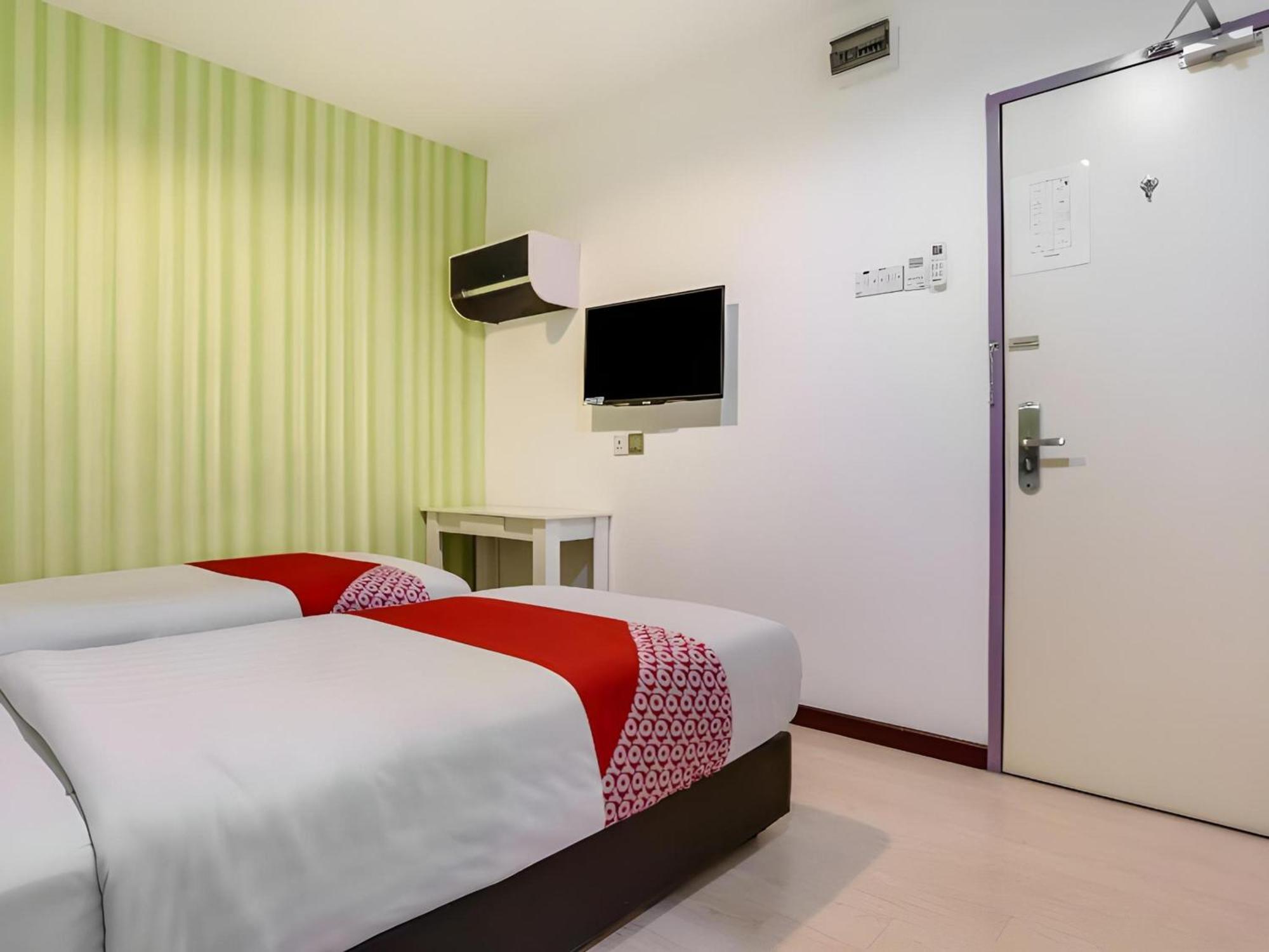 OYO 89583 Grove Hotel Kajang Buitenkant foto