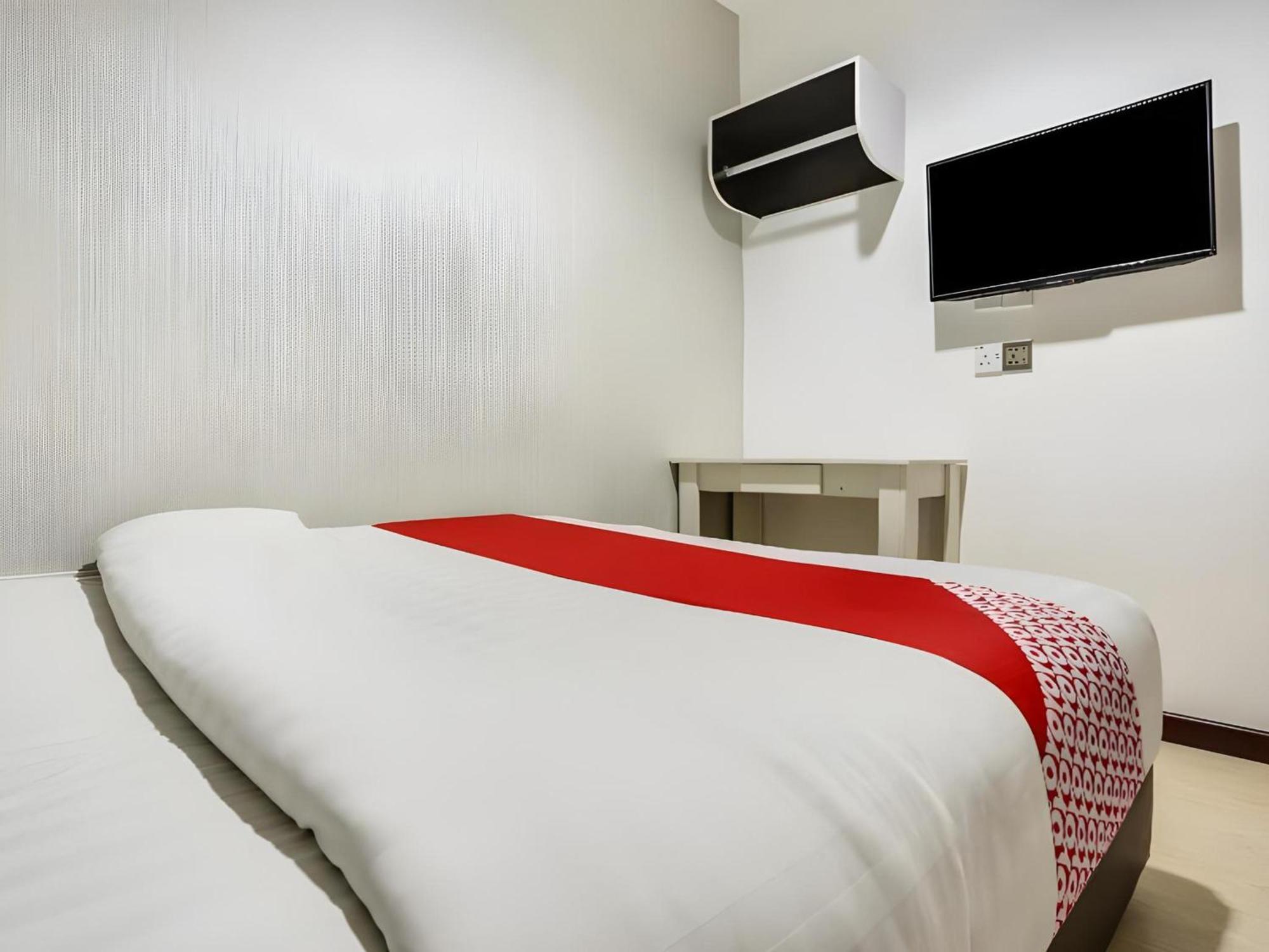OYO 89583 Grove Hotel Kajang Buitenkant foto
