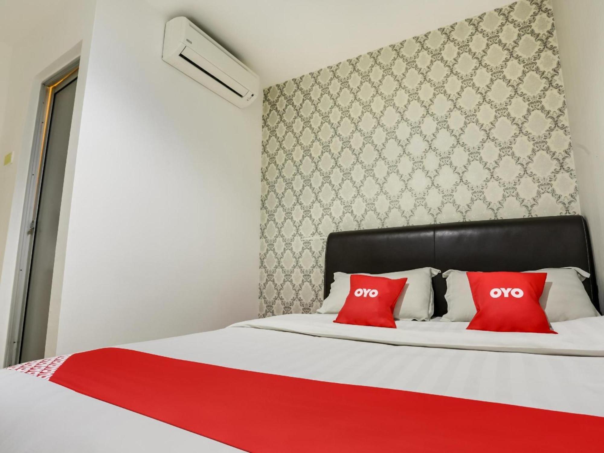 OYO 89583 Grove Hotel Kajang Buitenkant foto
