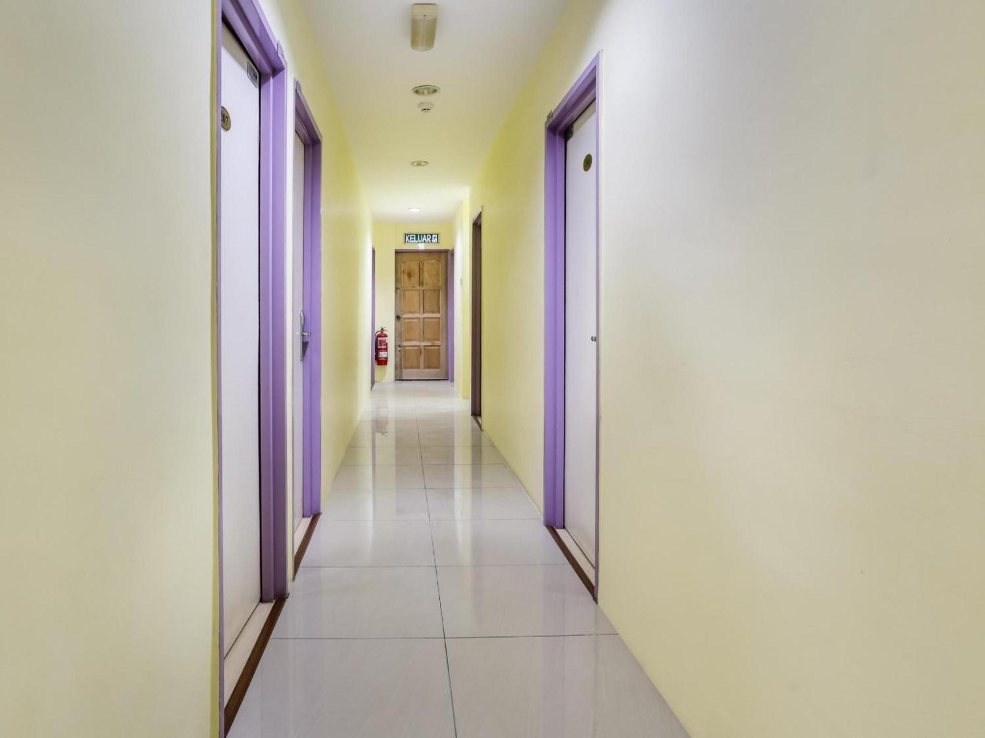 OYO 89583 Grove Hotel Kajang Buitenkant foto